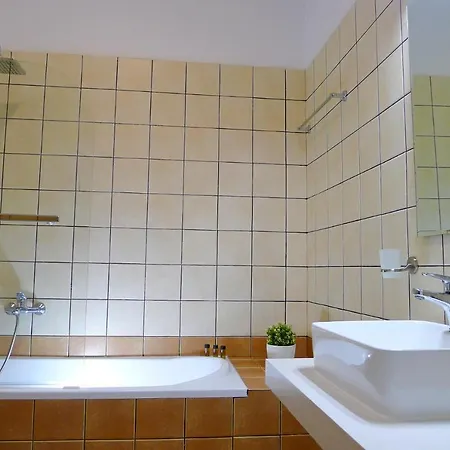 Maria & Manos Guest House,