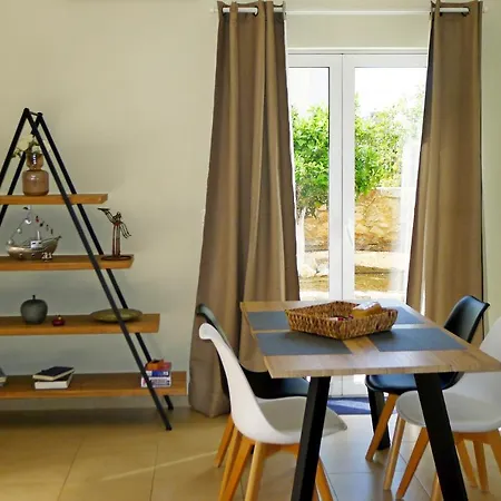 Maria & Manos Guest House, * Agios Onoufrios